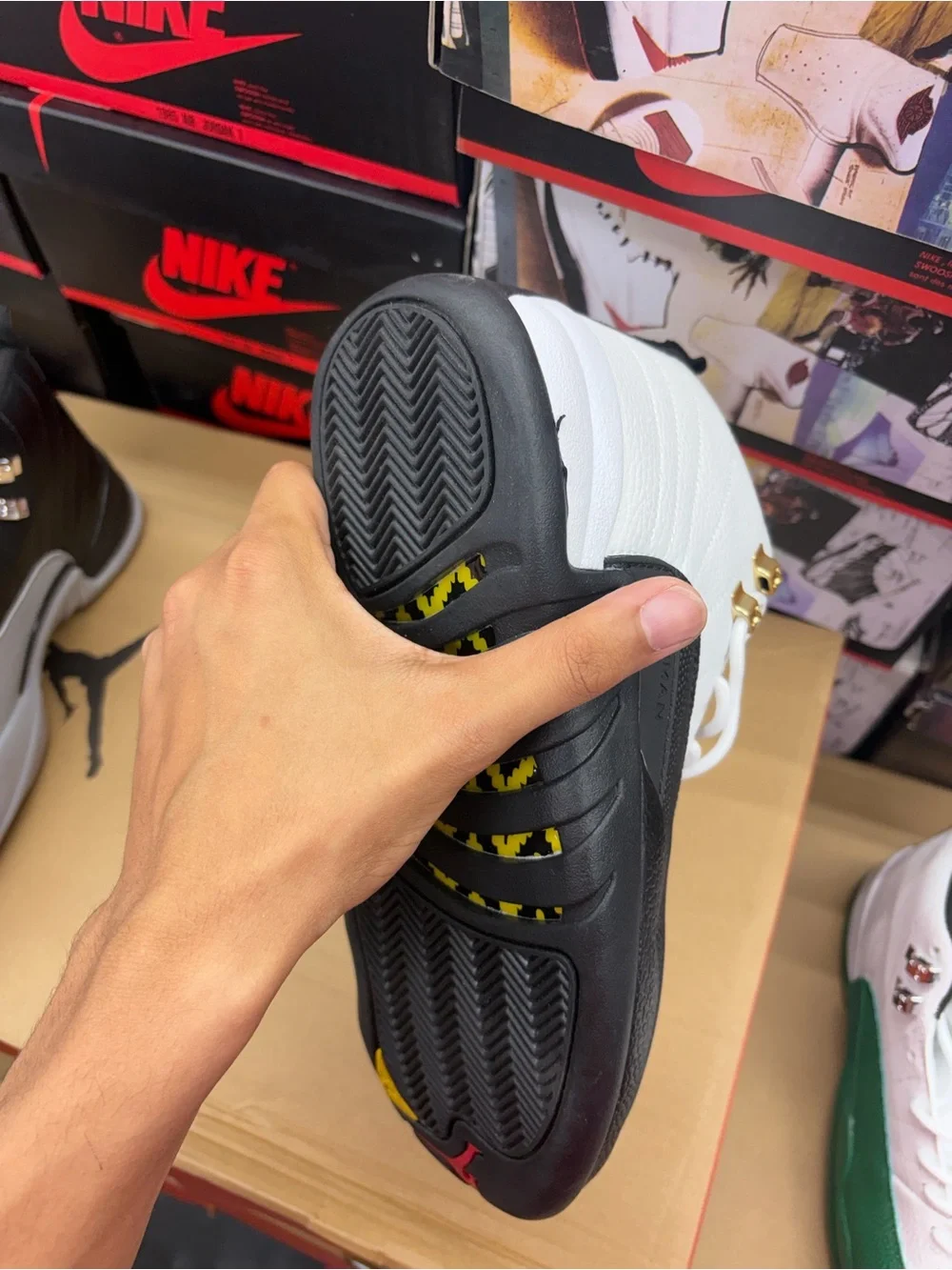 Jordan 12 taxi